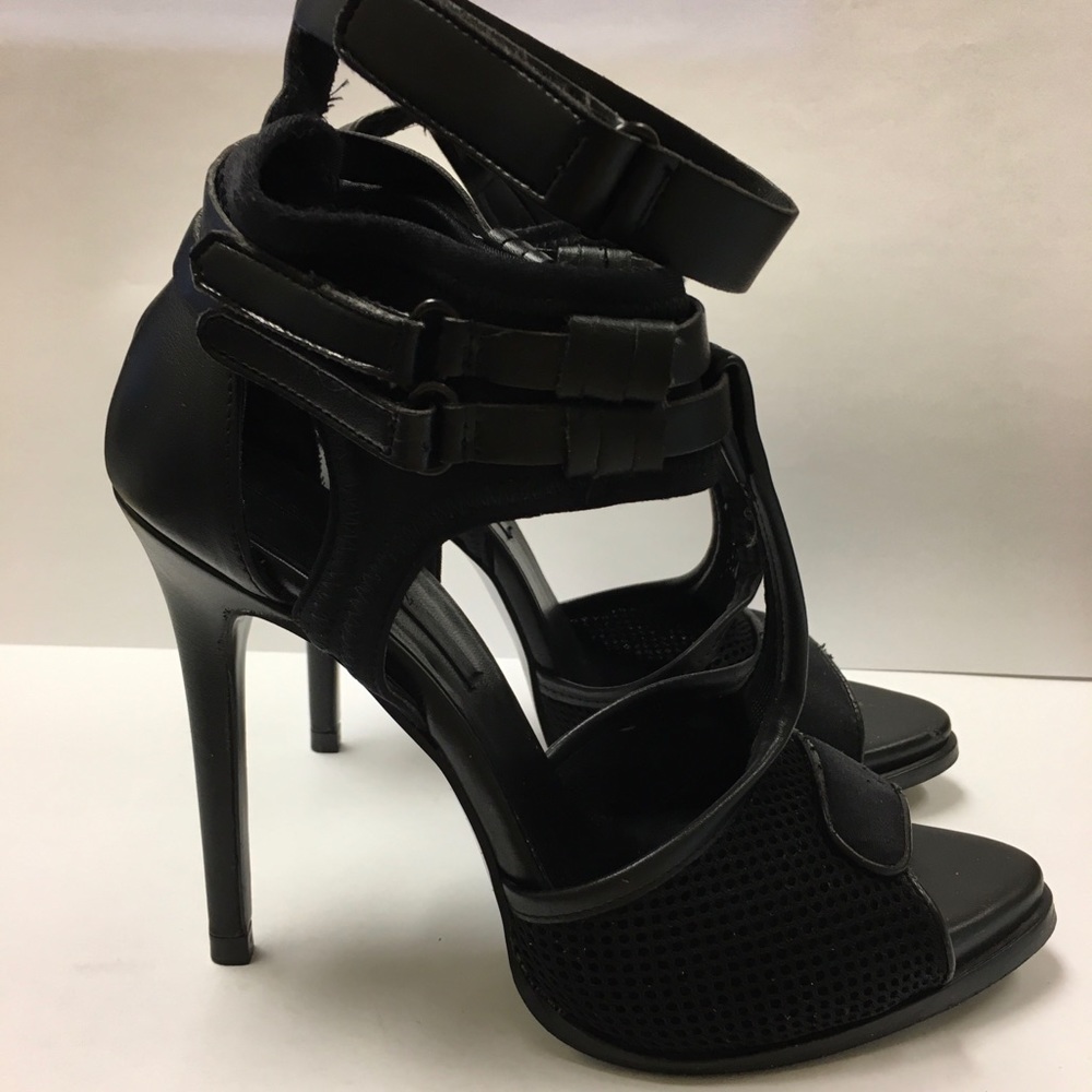 ZARA Sandal , EUR 37/ US7 , Heels 4.5”